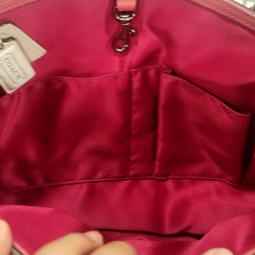 ​Coach Poppy Taylor East West Tote Pink Pebbled Leather Silver Chain 24083 - Picture 6 of 17